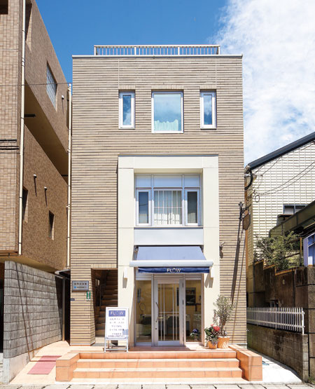 夫婦の夢をかなえてくれた店舗付きコンパクトハウス 鹿児島の家づくりサポートマガジン Web Sumika 夫婦の夢をかなえてくれた店舗付きコンパクトハウス 鹿児島の家づくりサポートマガジン Web Sumika
