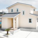 まるで西海岸のビーチハウス。青と白が織りなす憧れの暮らし