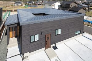 外に閉じて内に開く オトナが安らぐコートハウス