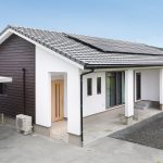 天然木のぬくもりに包まれ 家族団らんの時間を紡ぐ