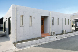素材の持ち味を活かしながら 強くて温かな住空間を実現