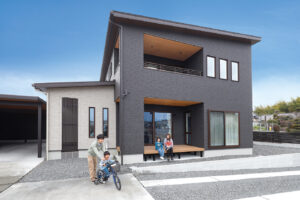 思い描いた快適な住空間で 桜島ビューの暮らしを満喫