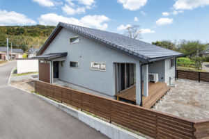 自然素材に包まれた 家族の笑顔があふれる住まい
