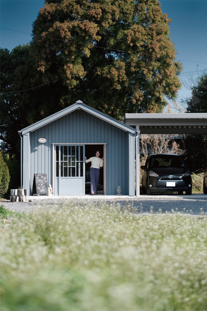 アトリエ小屋のある家