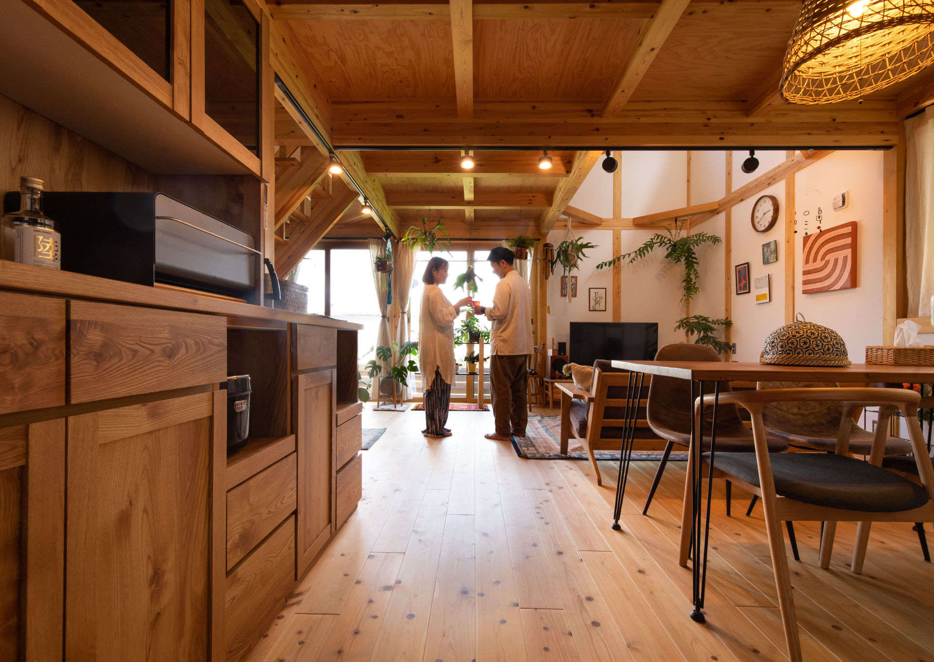 綿半林業の家　鹿児島支社「大人気の大屋根平屋！お客様のお家完成見学会」